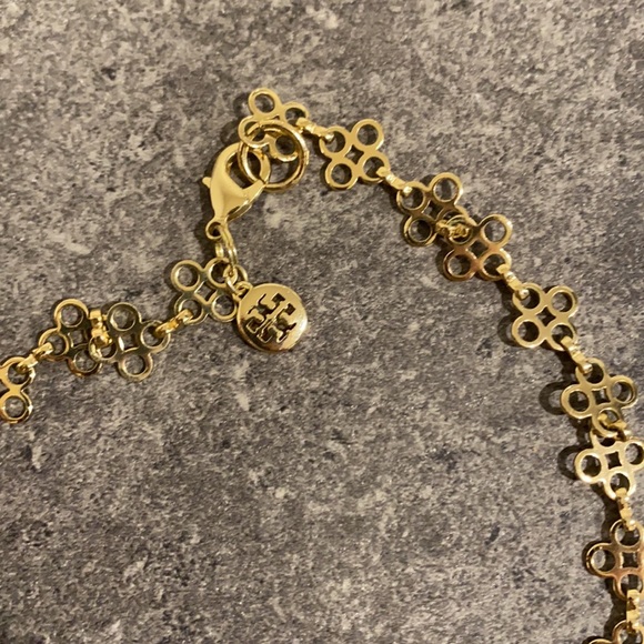 Tory Burch small clover necklace - Picture 3 of 4